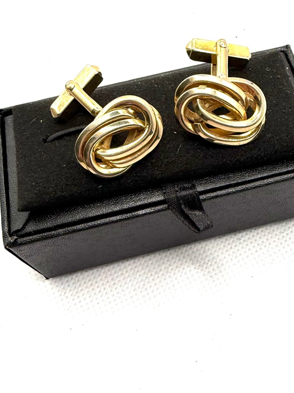 Vintage Gold Knot Cufflinks - Interwoven Loop Design